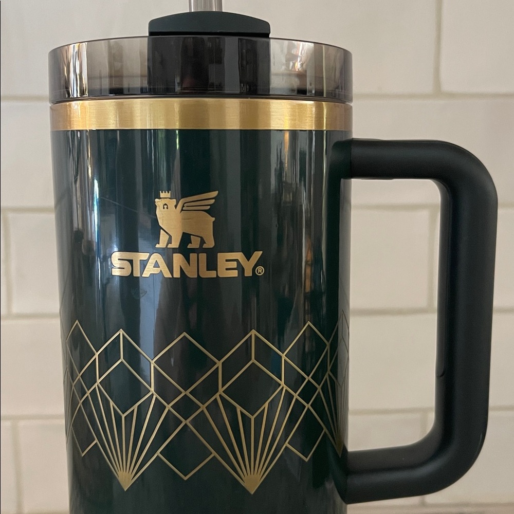 Stanley Dark Green 40 oz Travel Mug with Straw